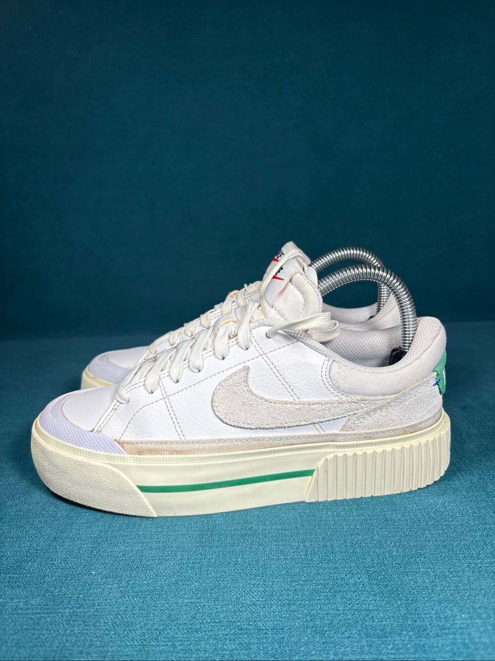 Nike Blazer Low Platform White Green Suede Swoosh Womens Size 7 FJ5483-100
